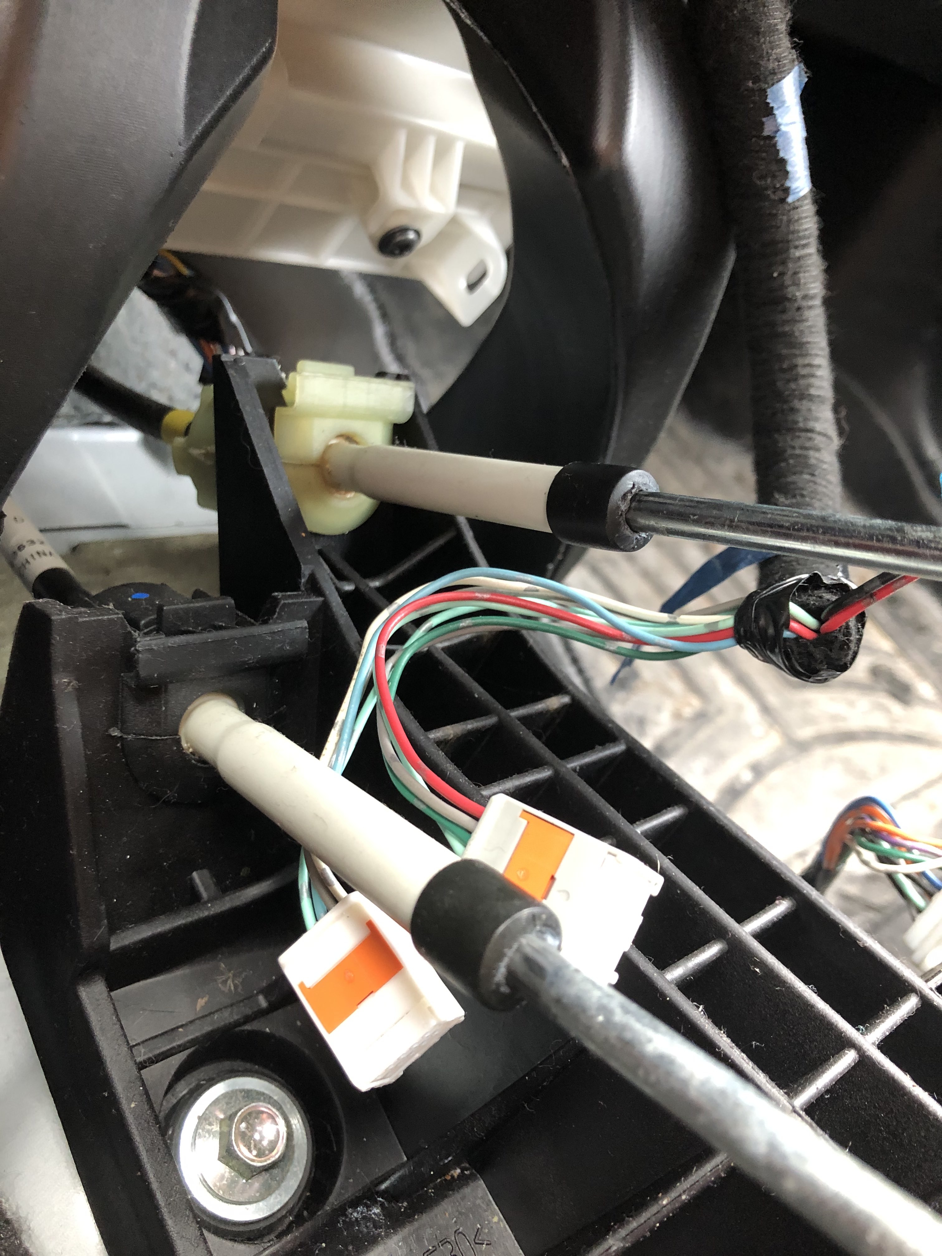 What the shift rods in the car look like